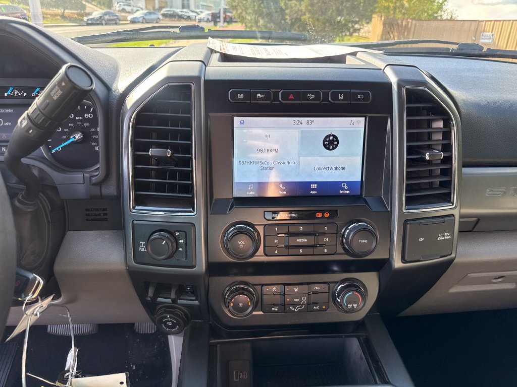 Certified 2022 Ford F250 XLT w/ Black Appearance Package AWD/4WD image 17