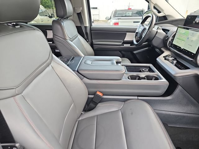 Certified 2025 Ford Expedition Active AWD/4WD image 12
