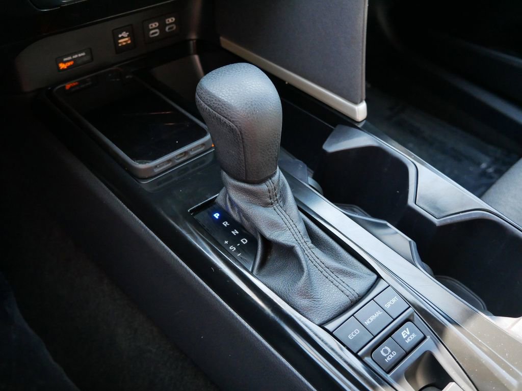Used 2025 Toyota Camry LE FWD image 23