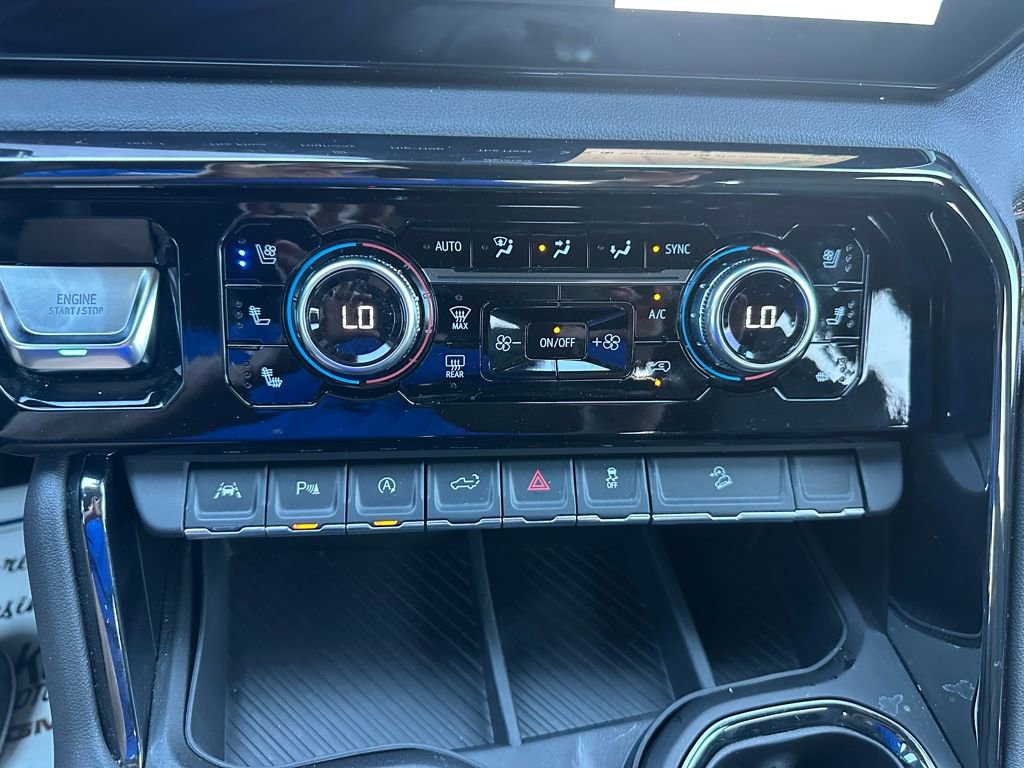 Used 2024 GMC Sierra 1500 AT4 w/ AT4 Premium Package image 9