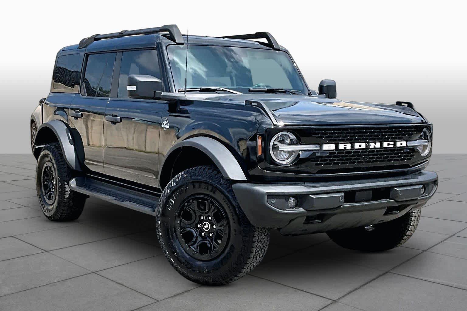 Certified 2025 Ford Bronco Outer Banks w/ Sasquatch Package AWD/4WD image 3