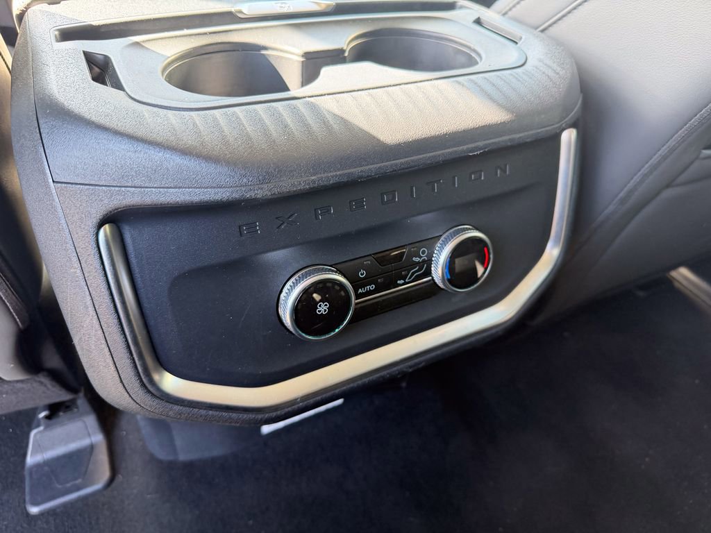 Certified 2025 Ford Expedition Active image 31