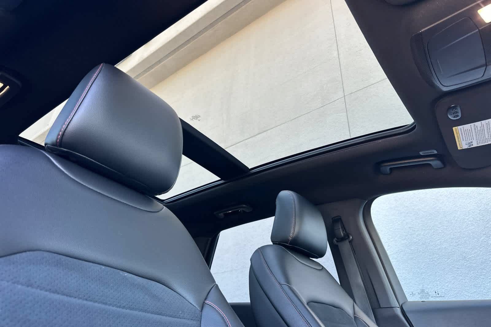 Certified 2021 Ford Edge ST-Line FWD image 18