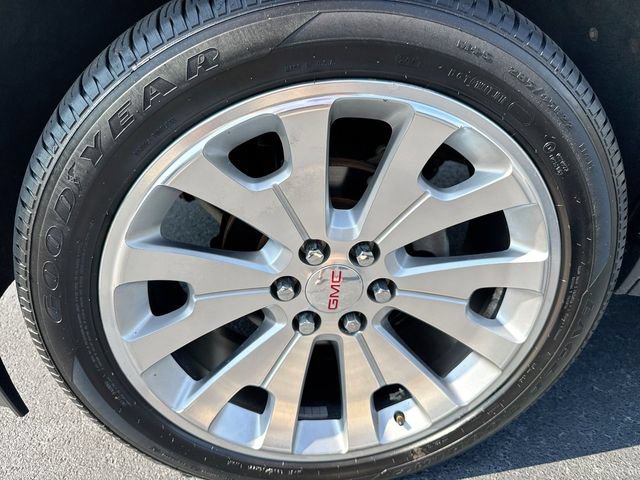 Used 2017 GMC Yukon Denali w/ Open Road Package AWD/4WD image 10