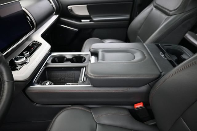 Certified 2025 Ford Expedition Active AWD/4WD image 26