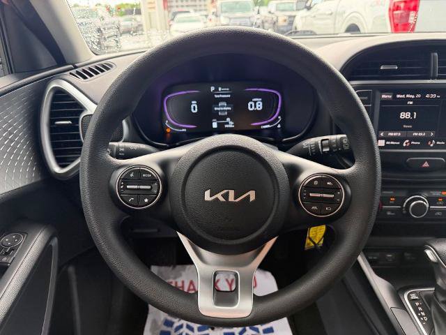 Used 2025 Kia Soul LX w/ LX Technology Package FWD image 15