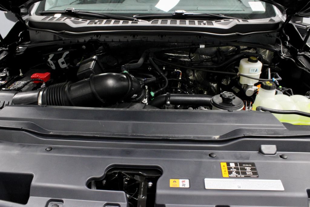Certified 2025 Ford F250 XL AWD/4WD image 17