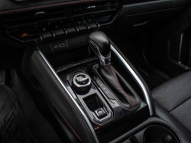 Used 2023 Chevrolet Colorado Z71 w/ Z71 Convenience Package 2 AWD/4WD image 16