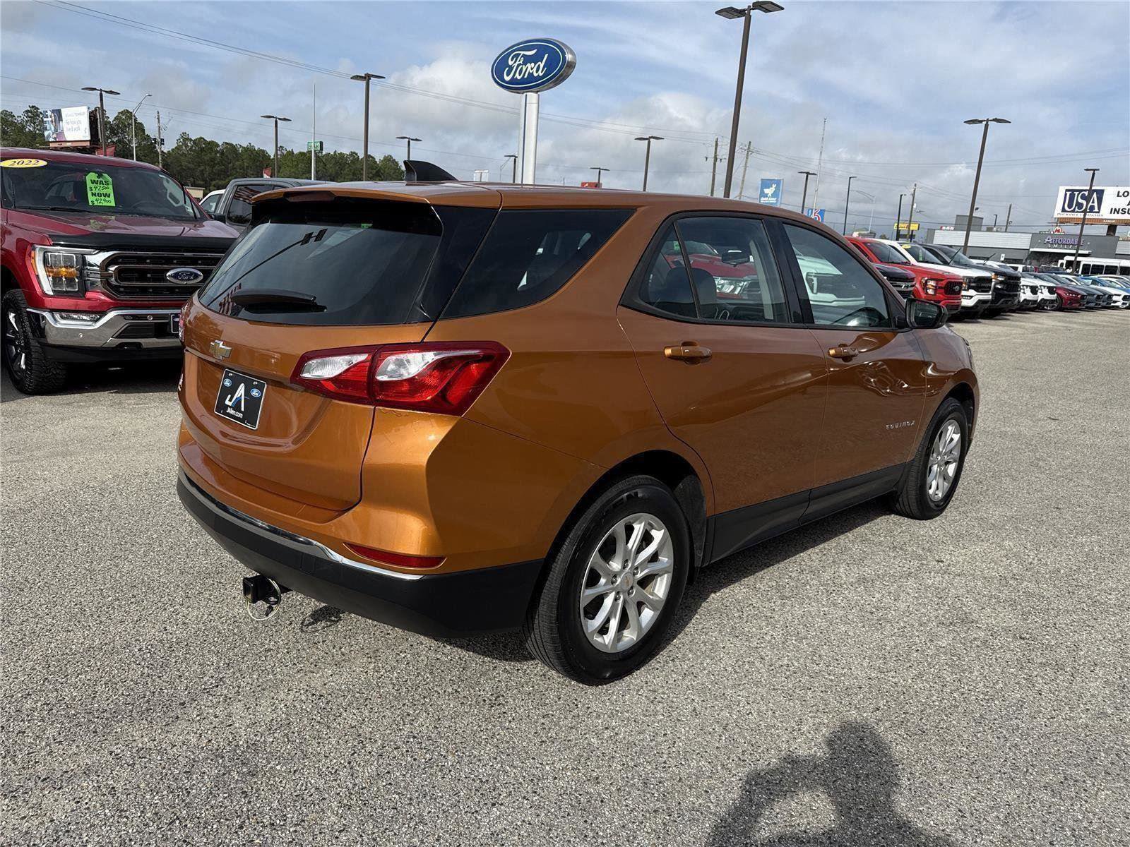 Used 2018 Chevrolet Equinox LS image 5