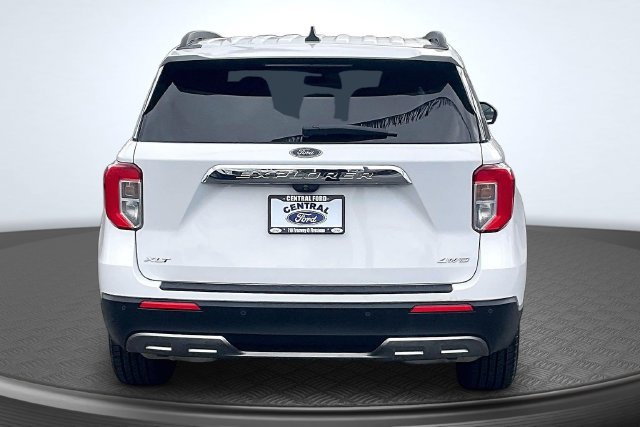 Certified 2023 Ford Explorer XLT w/ Equipment Group 202A AWD/4WD image 4