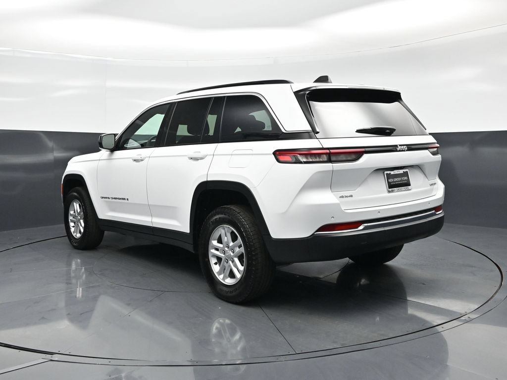 Used 2025 Jeep Grand Cherokee Laredo w/ Luxury Tech Group I AWD/4WD image 6