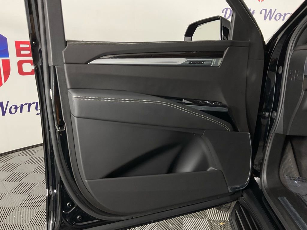 Used 2025 Cadillac Escalade Luxury image 12