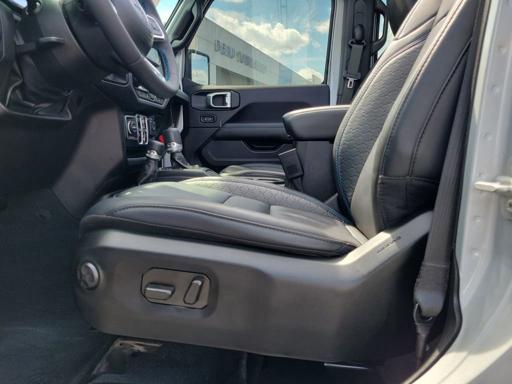 Used 2024 Jeep Wrangler High Altitude AWD/4WD image 19