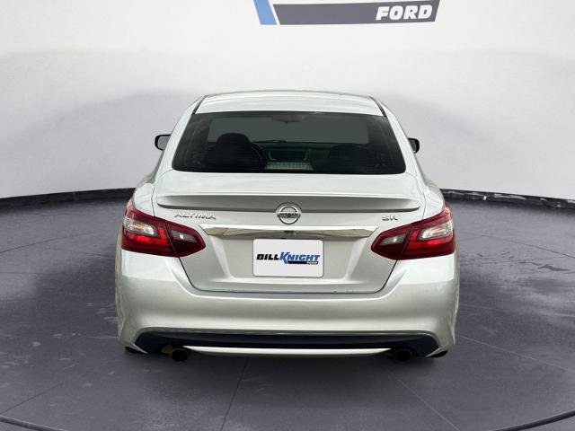 Used 2017 Nissan Altima 2.5 SR FWD image 4