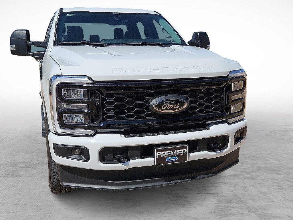 Certified 2025 Ford F250 XLT w/ Black Appearance Package AWD/4WD image 2