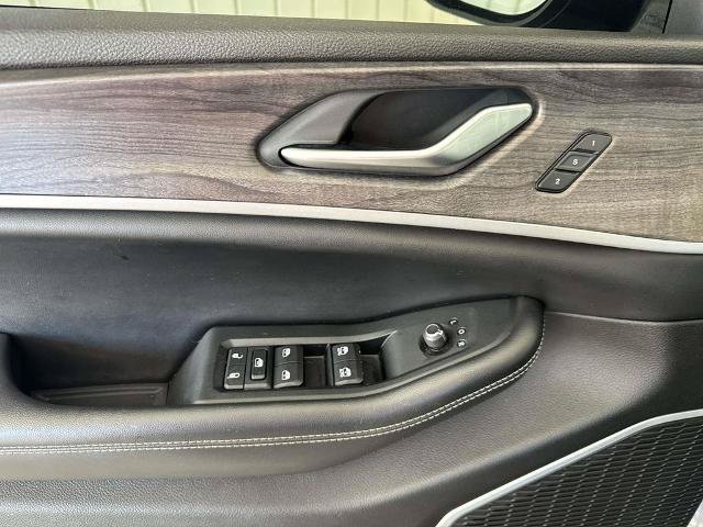 Used 2023 Jeep Grand Cherokee L Limited w/ Luxury Tech Group II AWD/4WD image 25