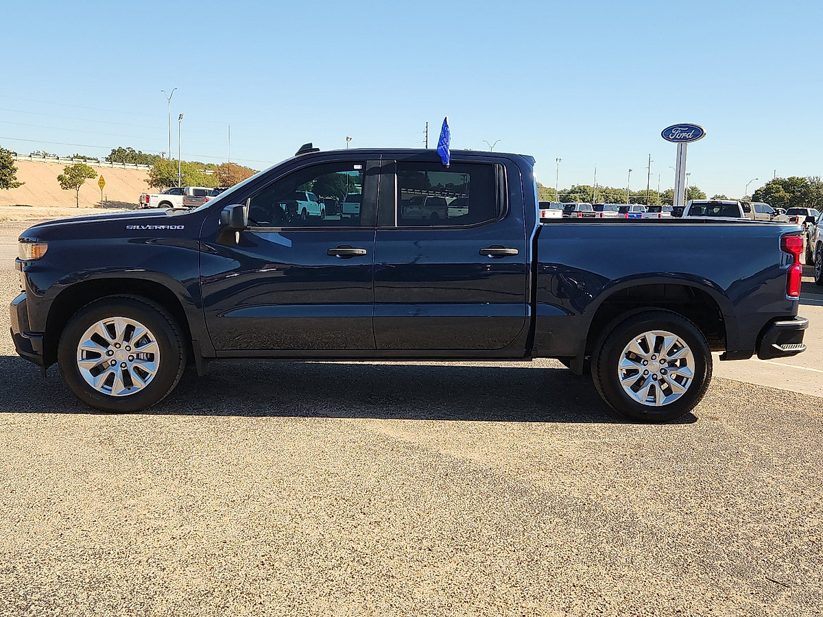 Used 2022 Chevrolet Silverado 1500 Custom RWD image 2