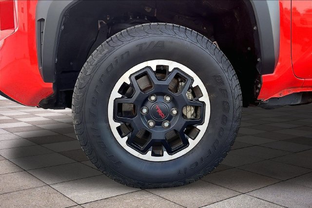 Used 2024 Toyota Tacoma TRD Off-Road AWD/4WD image 10