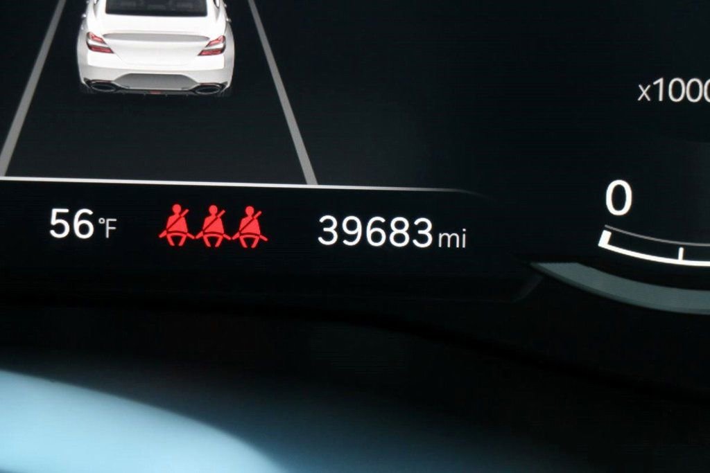 Used 2025 Genesis G70 2.5T image 12