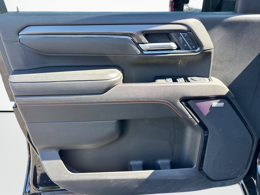 Used 2025 GMC Sierra 2500 AT4 w/ Technology Package AWD/4WD image 26
