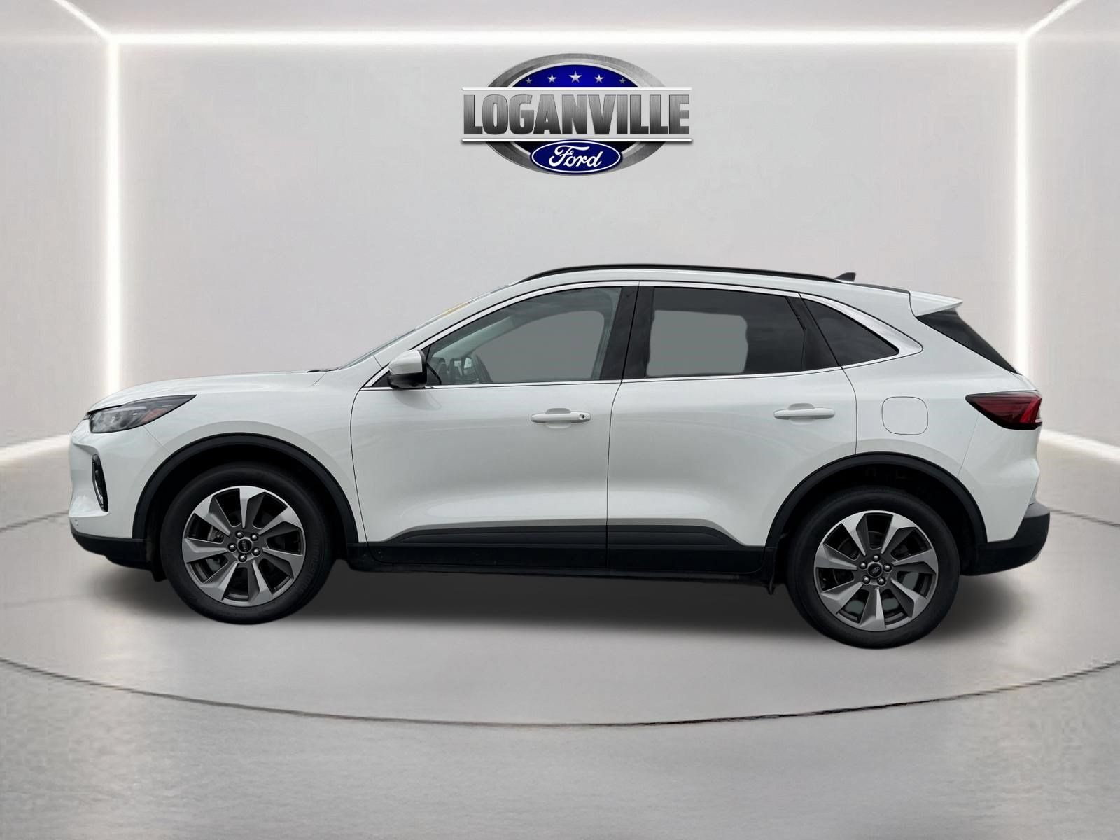 Certified 2023 Ford Escape Platinum AWD/4WD image 2