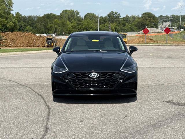 Used 2023 Hyundai Sonata SEL w/ Convenience Package FWD image 2