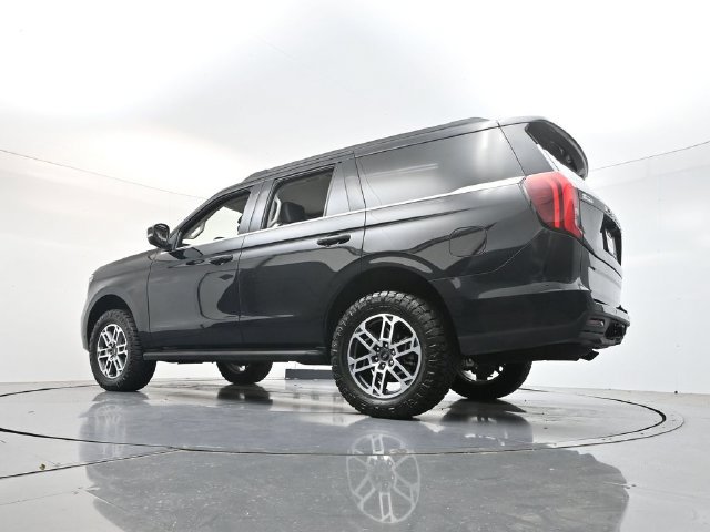 Certified 2025 Ford Expedition Active AWD/4WD image 50