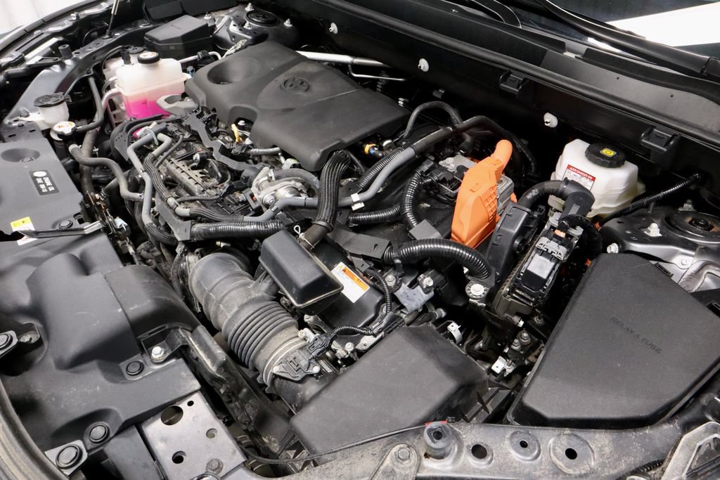 Used 2024 Toyota RAV4 LE AWD/4WD image 16