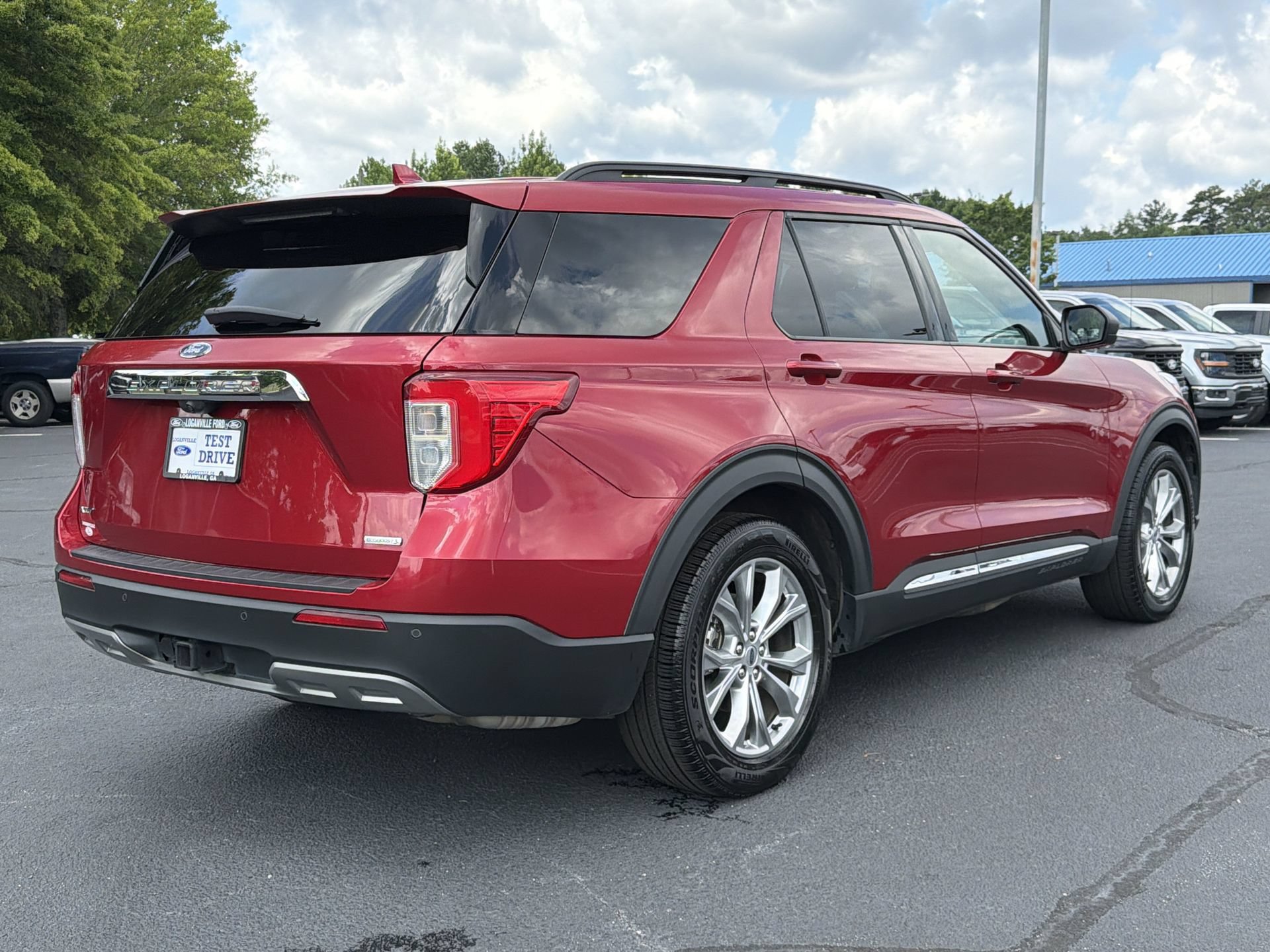 Certified 2020 Ford Explorer XLT w/ Equipment Group 202A RWD image 32