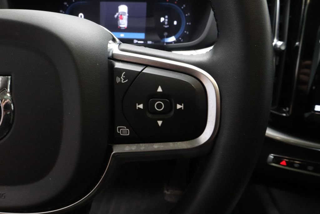 Used 2023 Volvo XC60 B5 Core AWD/4WD image 29