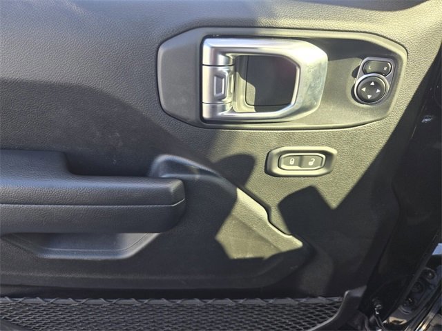 Used 2025 Jeep Gladiator Sport image 32