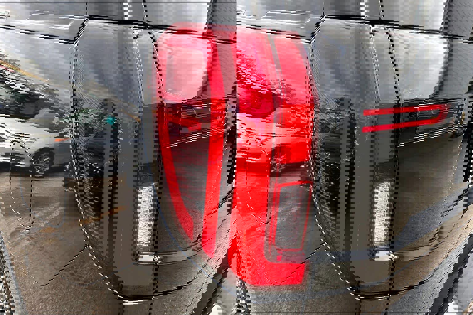 Certified 2025 Ford Expedition Platinum w/ Stealth Appearance Package image 29