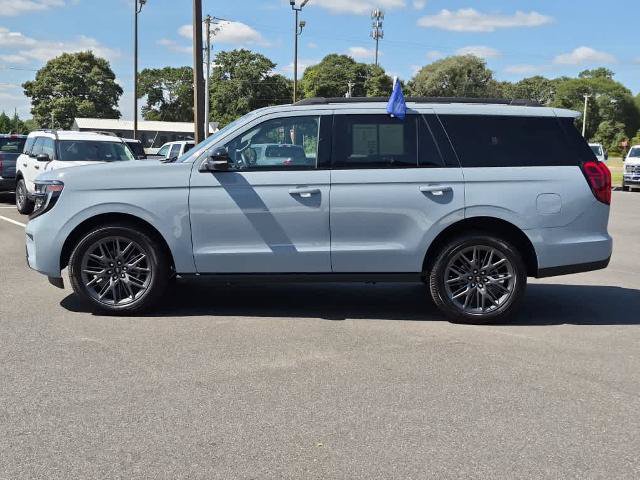 Certified 2027 Ford Expedition Platinum w/ Stealth Appearance Package AWD/4WD image 5