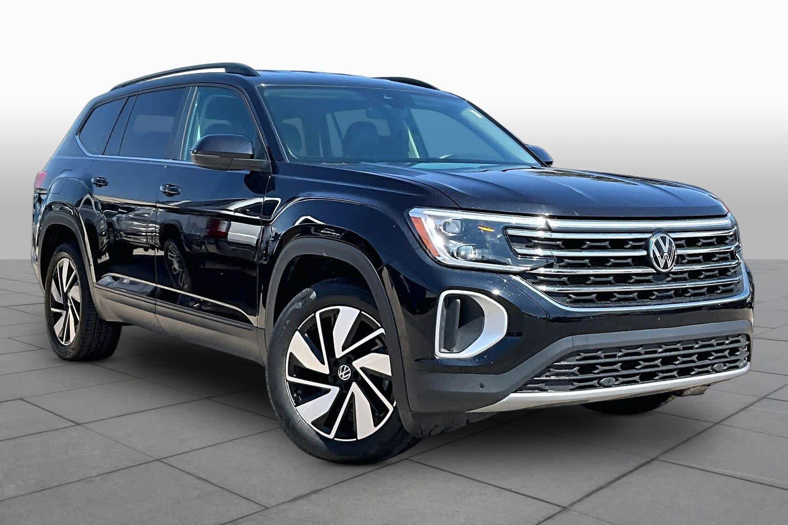 Used 2025 Volkswagen Atlas SE FWD image 3