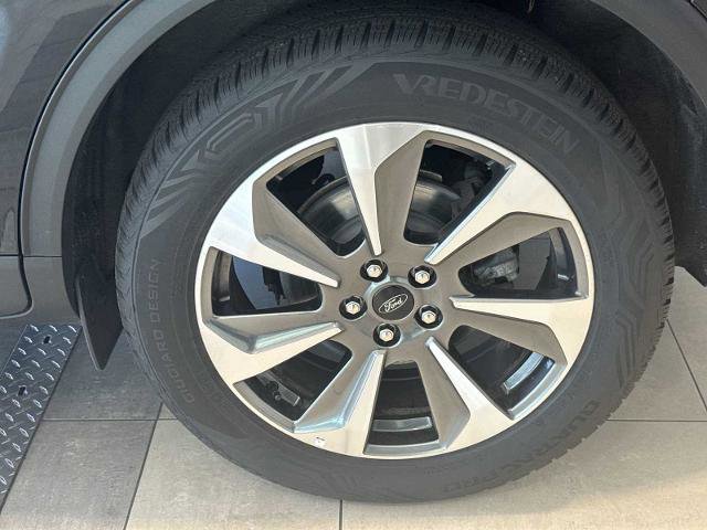 Certified 2024 Ford Escape Platinum AWD/4WD image 34