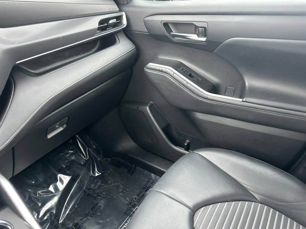 Used 2021 Toyota Highlander XSE AWD/4WD image 52