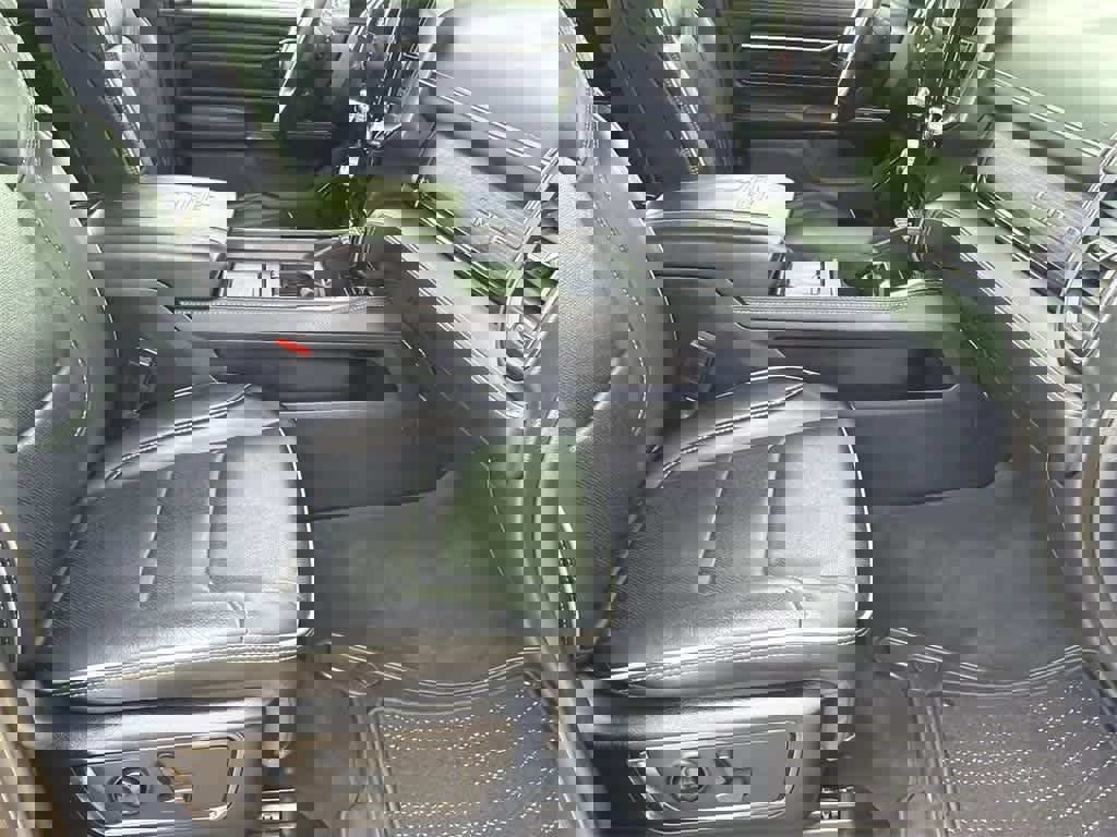 Used 2023 RAM 1500 Limited w/ Body Color Bumper Group image 12