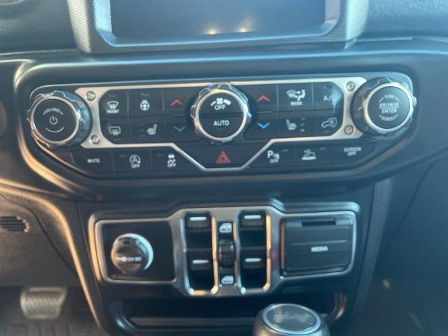 Used 2022 Jeep Wrangler Unlimited Sahara w/ Cold Weather Group AWD/4WD image 19