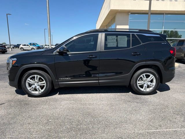 Used 2023 GMC Terrain SLE w/ Driver Convenience Package FWD image 8