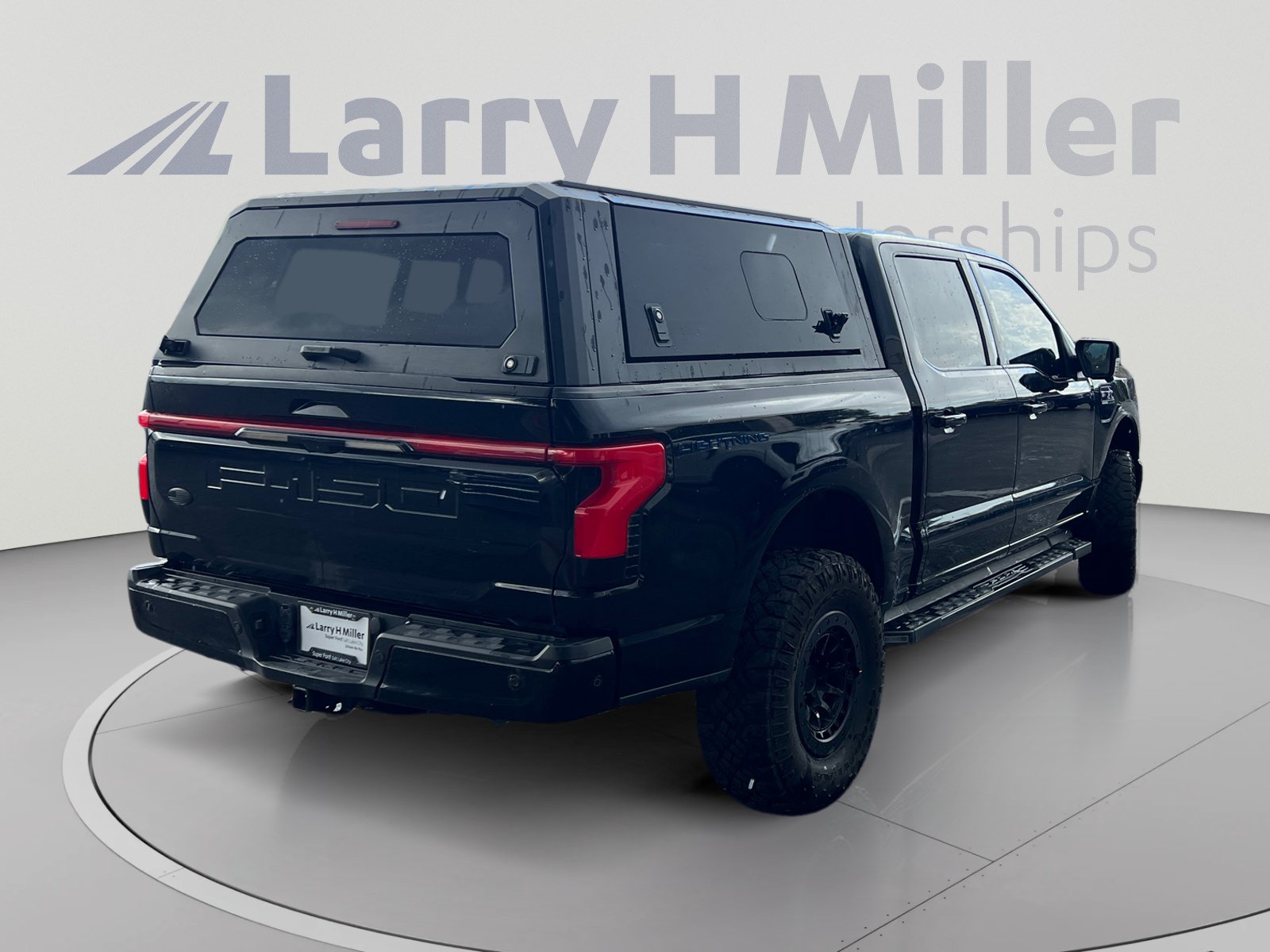 Certified 2022 Ford F150 Lightning Lariat w/ Tow Technology Package AWD/4WD image 5