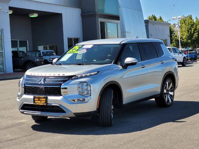 Used 2025 Mitsubishi Outlander SE FWD image 8