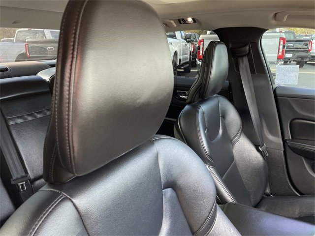 Used 2020 Volvo S60 T5 Momentum w/ Premium Package image 35