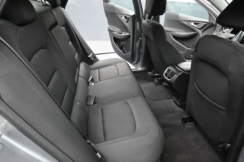 Used 2024 Chevrolet Malibu LT FWD image 2