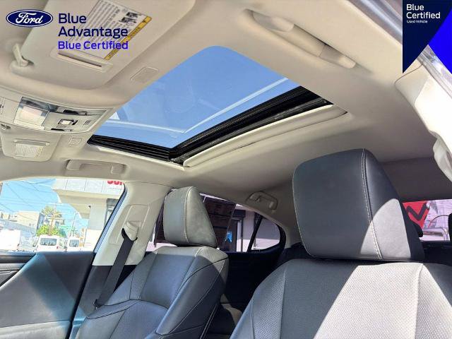 Used 2023 Lexus ES 300h w/ Premium Package FWD image 19