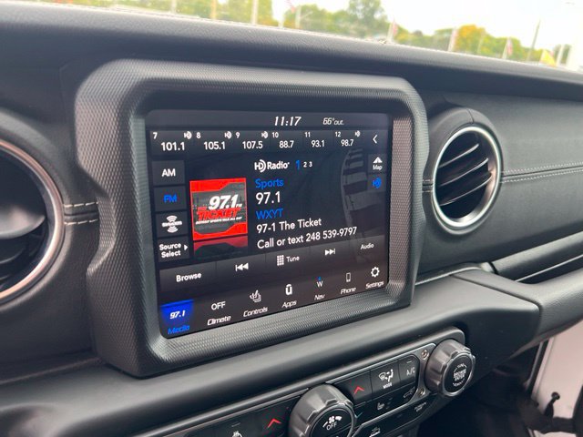 Used 2023 Jeep Wrangler Unlimited Sahara w/ Cold Weather Group AWD/4WD image 11