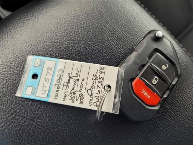 Used 2023 Jeep Wrangler Unlimited Sahara AWD/4WD image 25