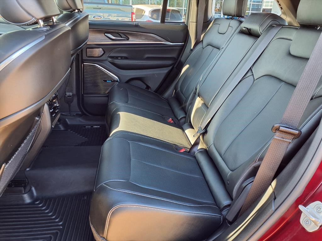 Used 2023 Jeep Grand Cherokee Overland w/ Luxury Tech Group IV image 21