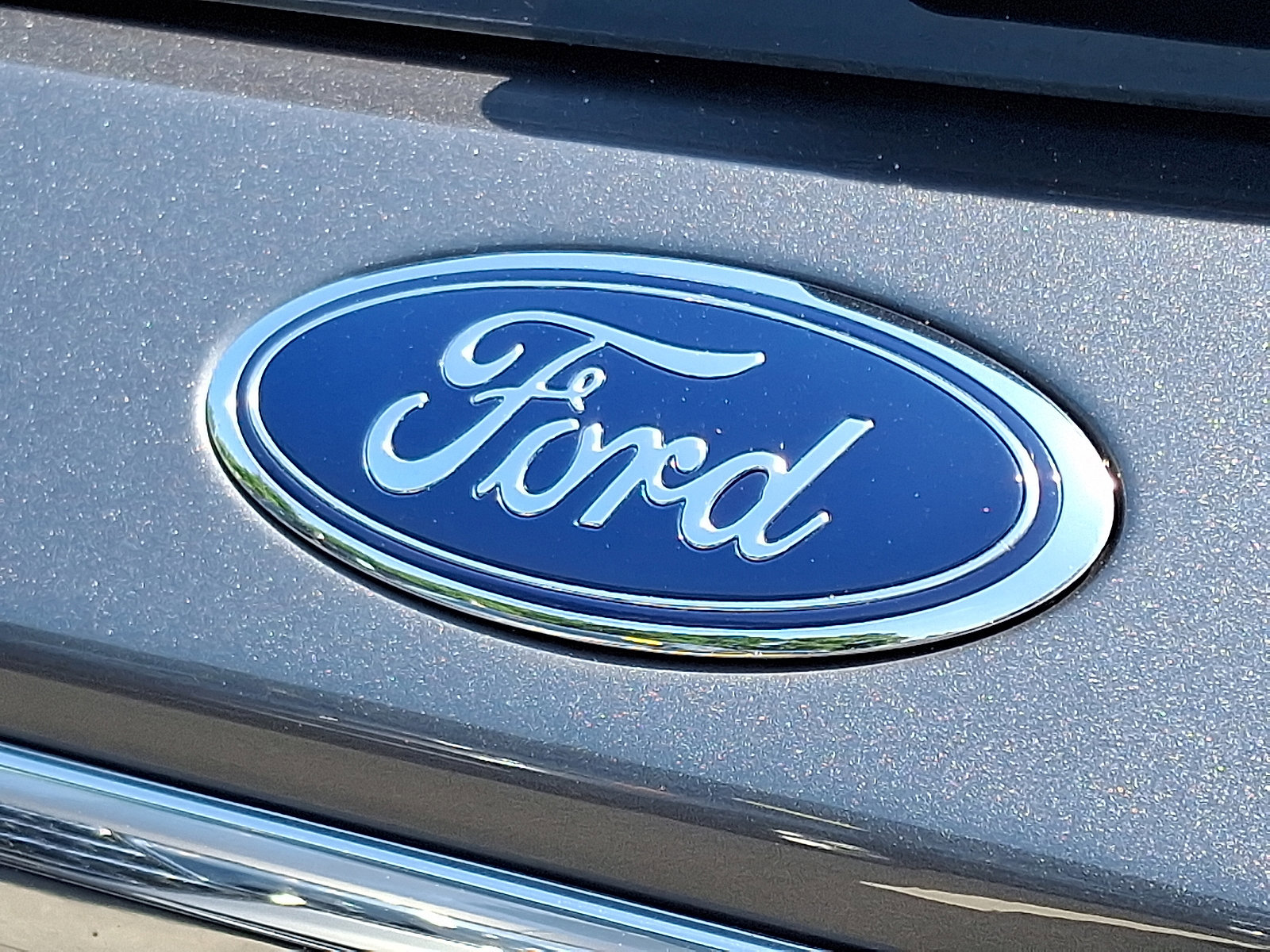 Certified 2022 Ford Explorer XLT w/ Equipment Group 202A image 31