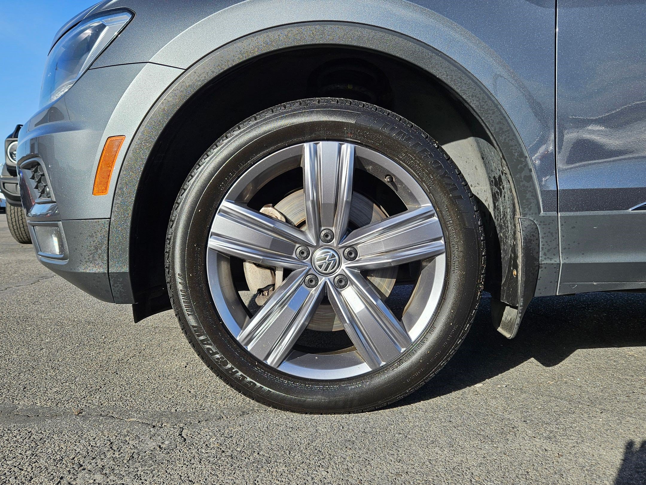 Used 2020 Volkswagen Tiguan SEL w/ 3rd Row Seat Package AWD/4WD image 13