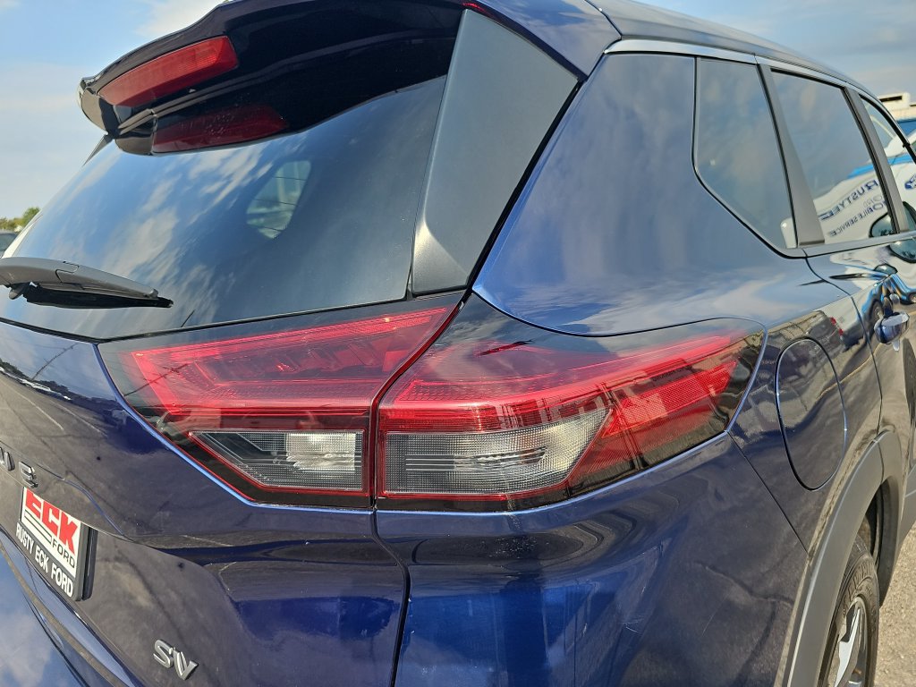 Used 2024 Nissan Rogue SV FWD image 33